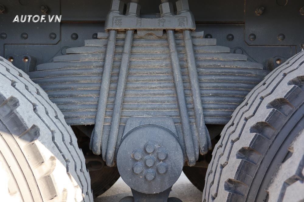 Xe ben Chenglong 4 chân H7 390HP Thùng U 15 Khối (Cầu Dầu)